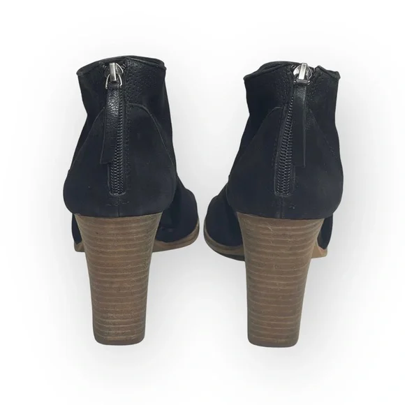 Vince Camuto 𖦹 Bevina Perforated Leather Cut Out Peep Toe Booties 𖦹 Black 8.5M - Picture 4 of 16